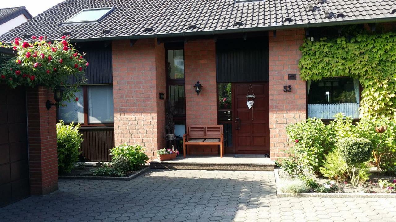 Gemuetliches Apartment Хатинген Екстериор снимка